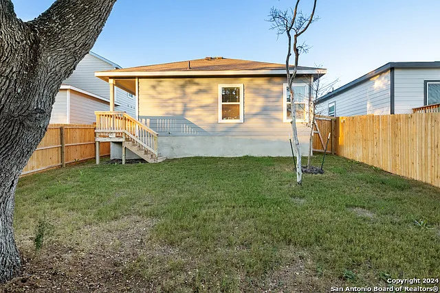 14666 Emerio Dr — Photo 22