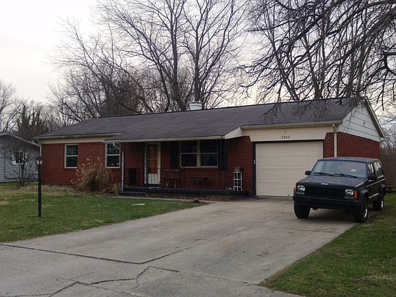 2nd image of 1017 Crestmoor Dr