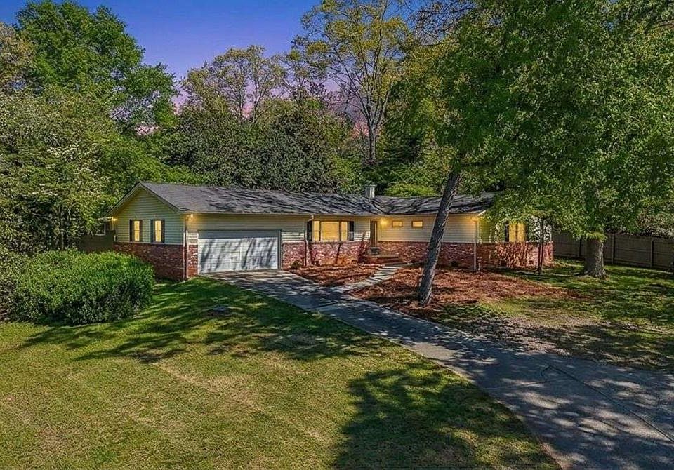 1st image of 636 Holly Dr