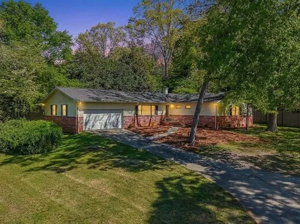 636 Holly Dr, Gainesville, GA 30501