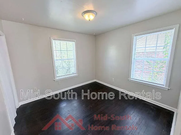 1060 Paul Pl — Photo 15