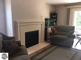 2090 Chelsea Ln, Traverse City, MI 49685