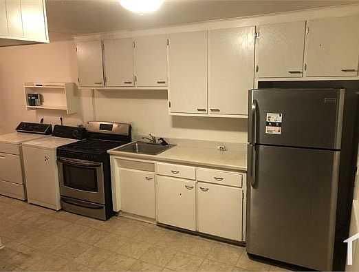 2nd image of 31915 Roscommon Ct