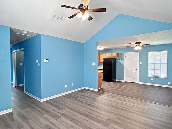 4th image of 2841 Goldsmith St