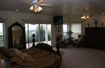 5th image of 2740 Nipoma St