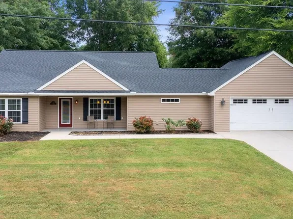 112 Hitt St, Greenwood, SC 29649