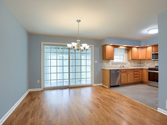 4th image of 59 Keefer Way