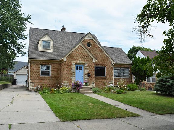 3rd image of 648 Powers Ave NW