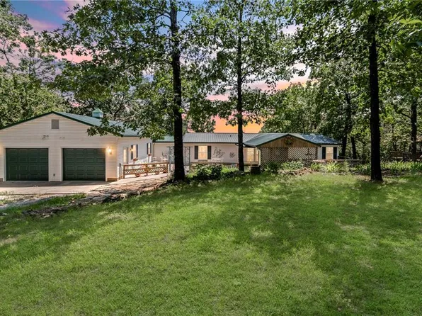 4 Winds Dr, Lowry City, MO 64763