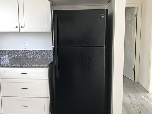 4th image of 3937 1/2 La Salle Ave