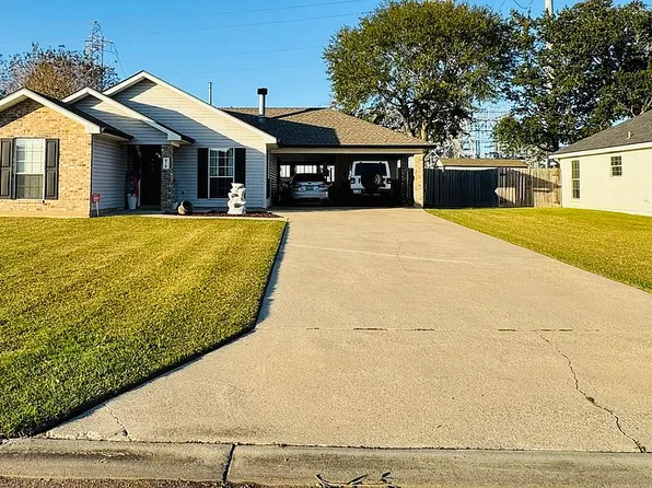 916 McDaniel Dr, Lake Charles, LA 70605