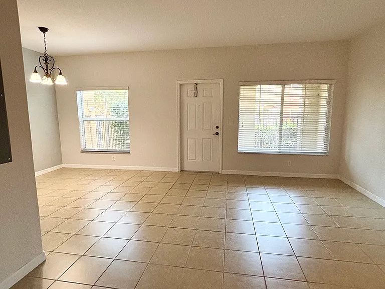 161 Monterey Bay Dr — Photo 5