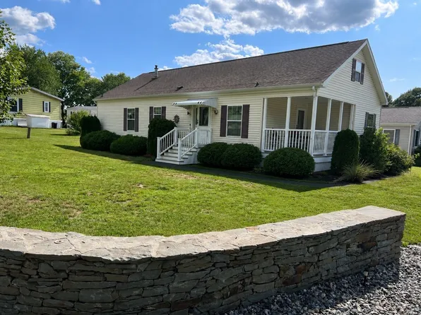 2 Settlers Rd, Taunton, MA 02780