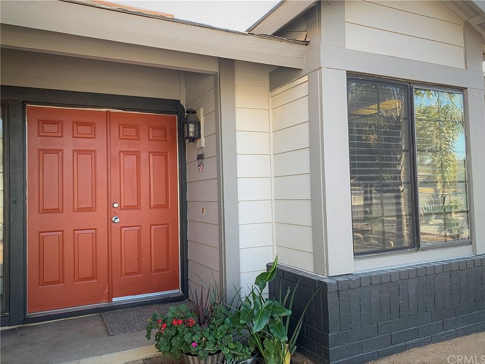 1st image of 24925 Escondido Ct