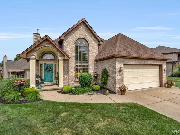15 Heathrow Ct, Williamsville, NY 14221