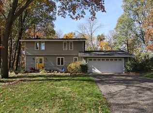 9330 Cedar Forest Rd, Eden Prairie, MN 55347