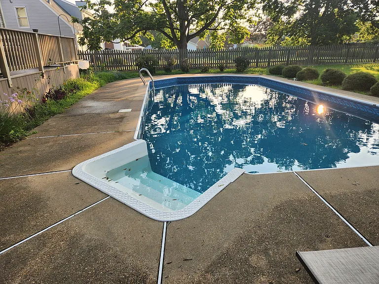 2209 S Pastures Ln — Photo 2