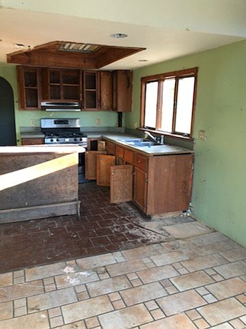2nd image of 115 Main St