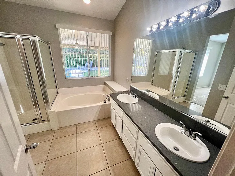 24689 Lincoln Ave — Photo 10