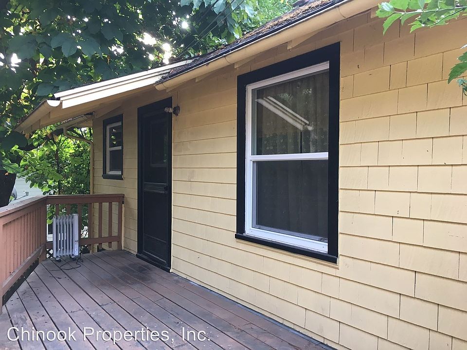 2nd image of 1025 Jefferson St