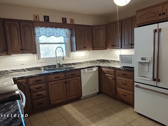 3rd image of 373 Mutton Creek Dr