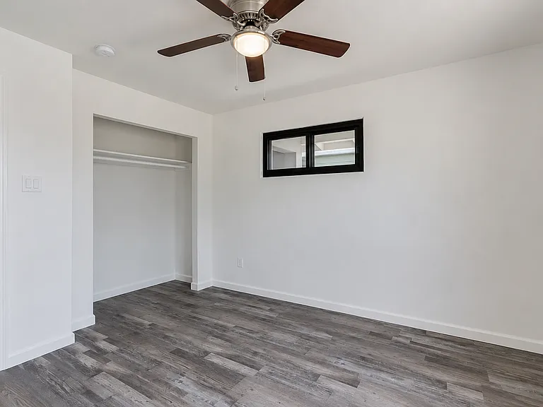 1221 E Henry St — Photo 22