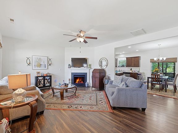 3rd image of 508 Brookfield Dr