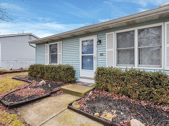 3rd image of 137 Rock Creek Dr