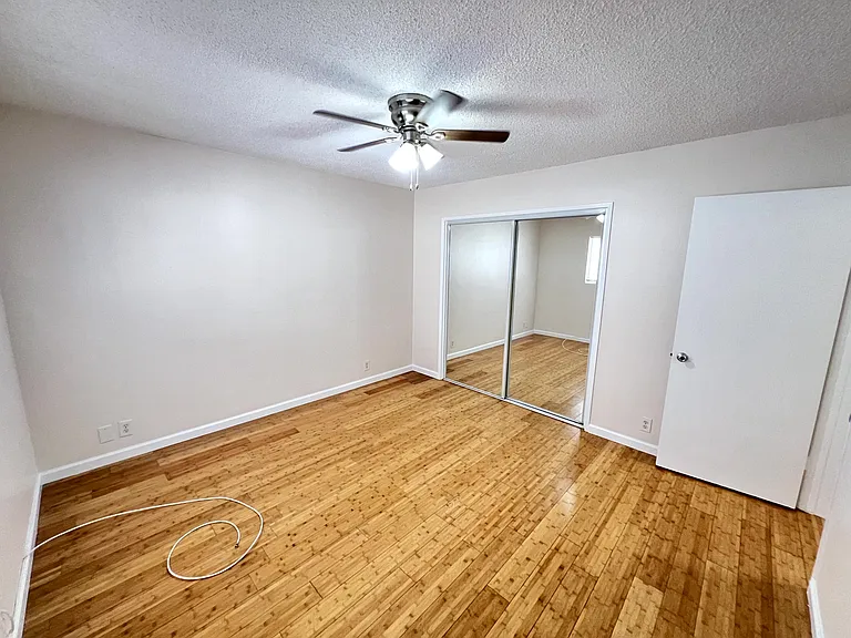 1317 S Bundy Dr — Photo 7
