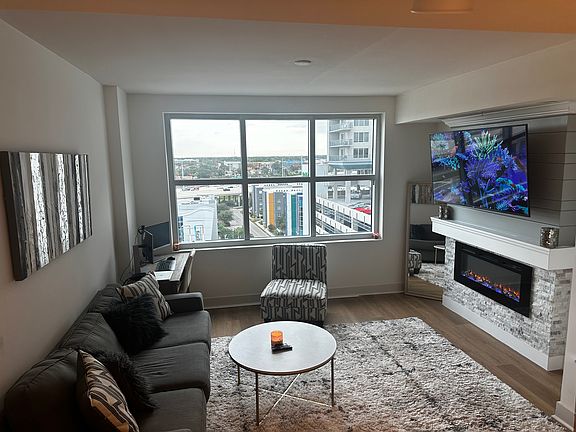 4th image of 1120 E Kennedy Blvd Unit 1017