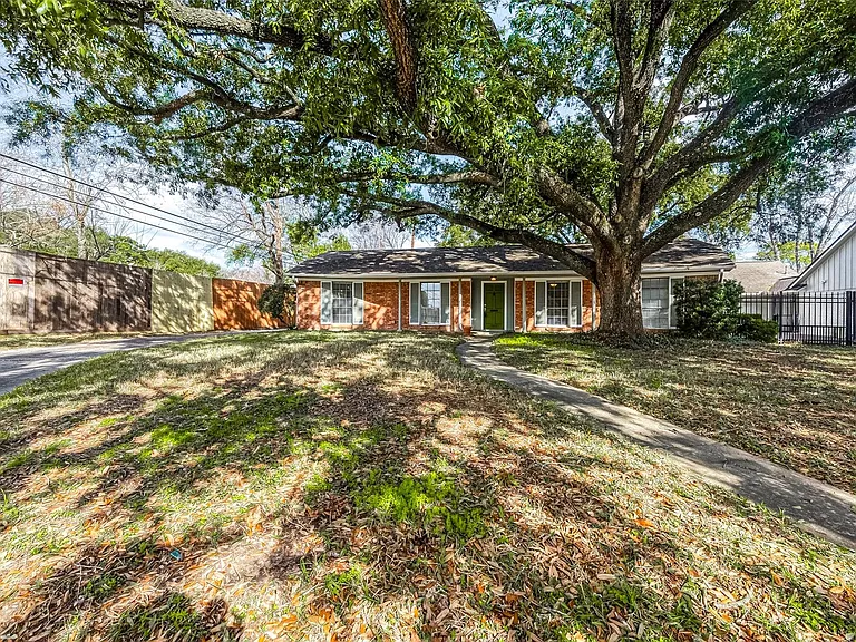 7810 Locke Ln — Photo 41