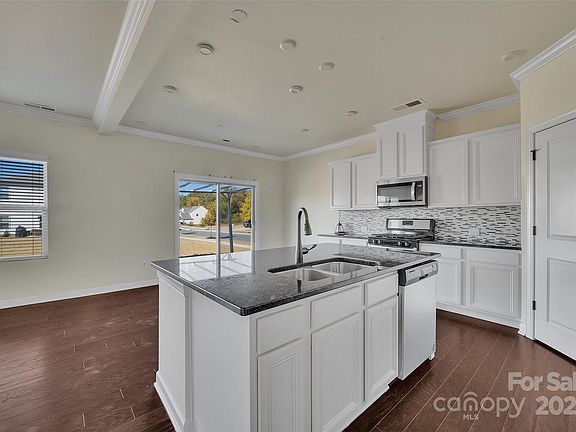 4th image of 8302 Flint Hill Dr