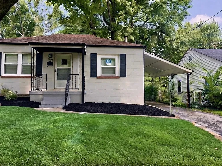 524 Ballman Ave — Photo 2