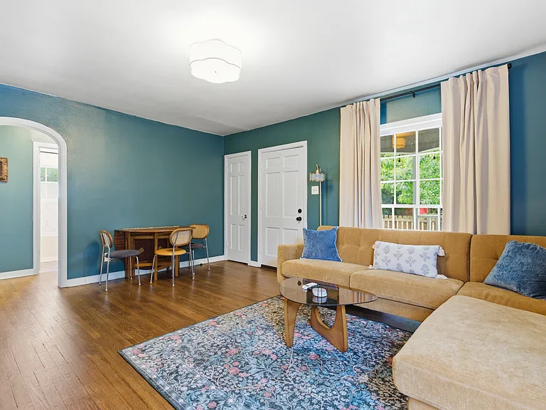 1108 W Jessamine St — Photo 3