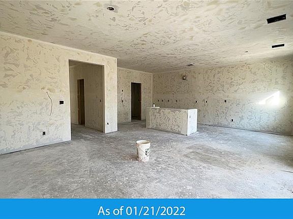 3rd image of 17600 Valley Crst