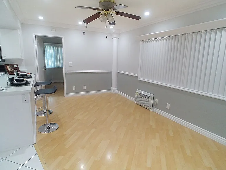 Five Star Suites — Photo 40