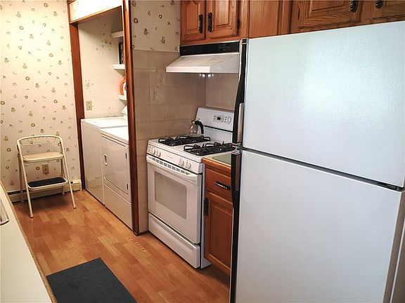 5th image of 12813 Cayuga Dr