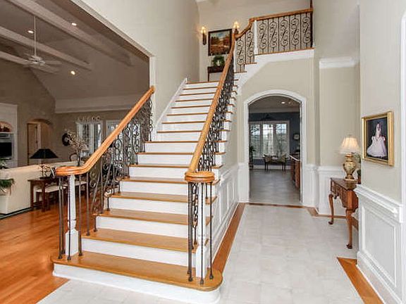4th image of 412 Spalding Lake Cir