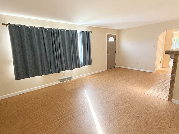 5th image of 2133 Lower Terrace Rd