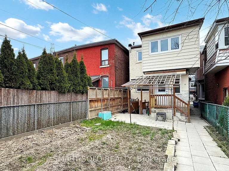 1040 Ossington Ave #MAIN FLR 2ND FLR — Photo 26