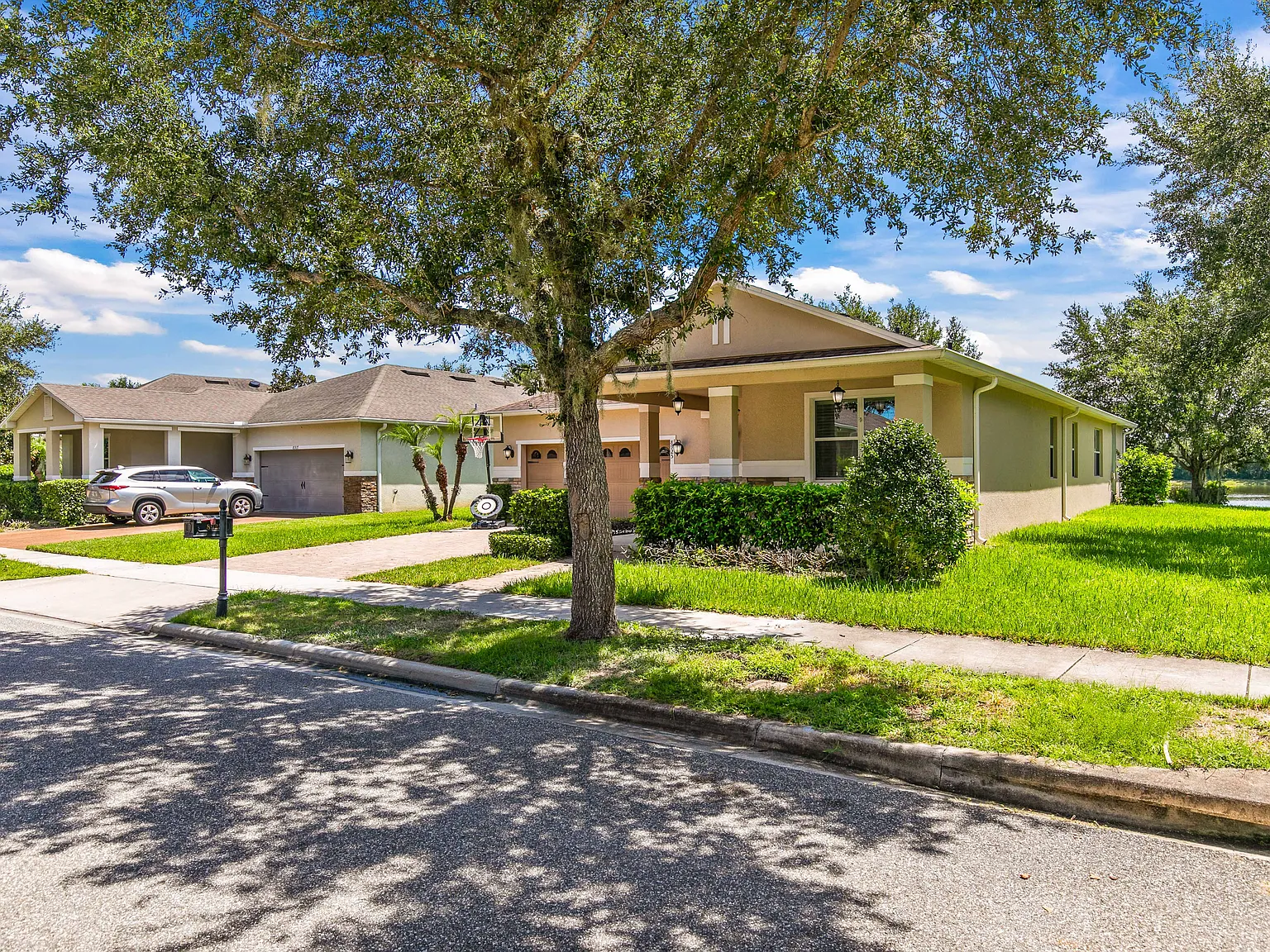 4 bed, 2277 sqft, $3,500 — Photo 3
