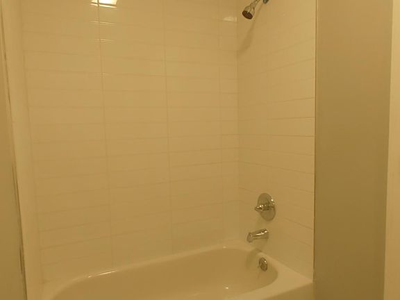3rd image of 160 Broadway #1-1-1