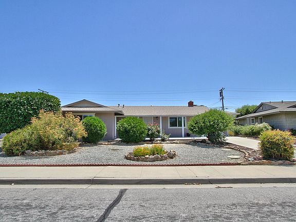 2nd image of 29561 Thornhill Dr