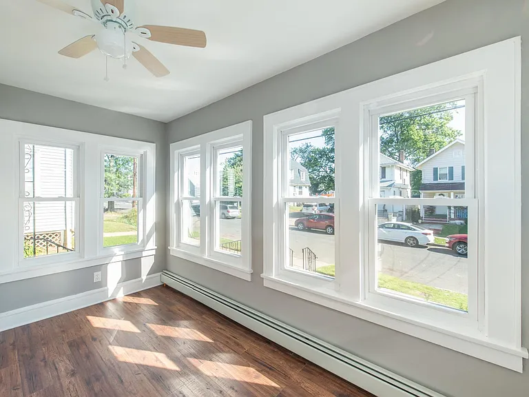 114 Sheridan Ave — Photo 9