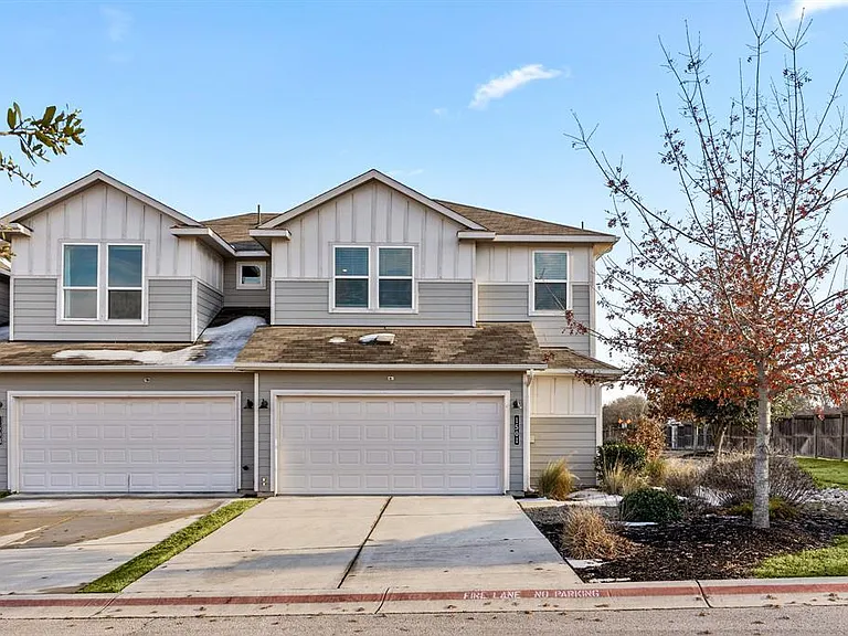 1501 Roseburg Dr — Photo 1