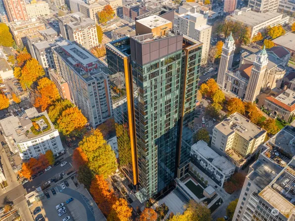 800 Columbia Street #909, Seattle, WA 98104