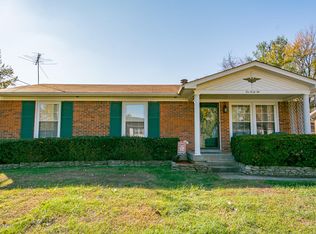 1042 Old South Acres Dr, Louisville, KY 40219