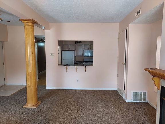 kitchen-living room view