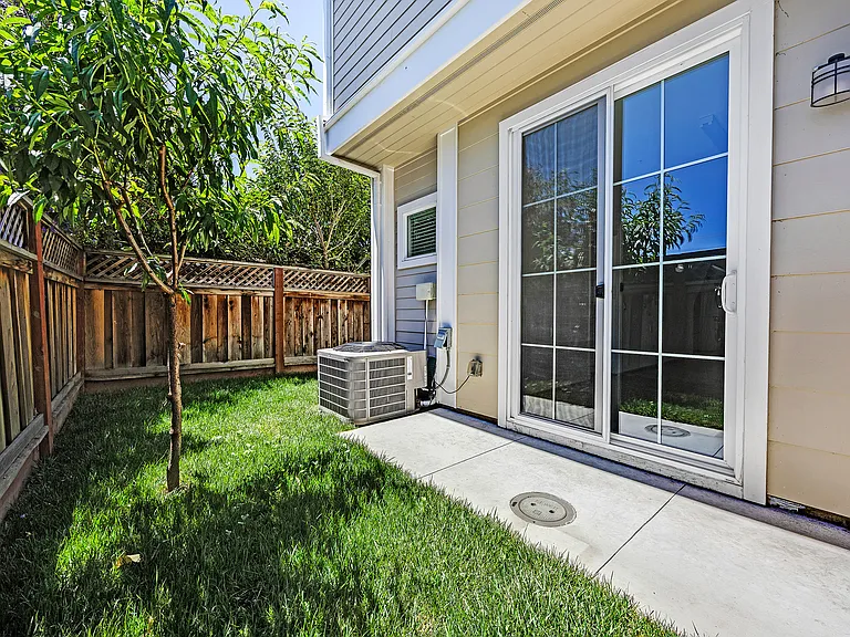 3816 Pioneer Ter — Photo 15