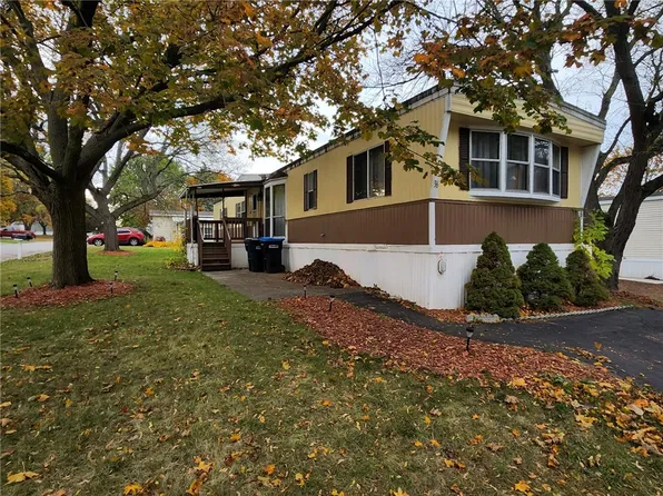 36 Sycamore Dr, Avon, NY 14414